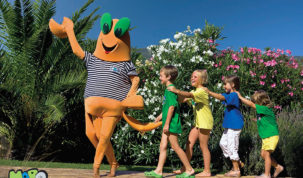 Maskota Maro s djecom