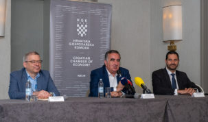 Niewiadomski, Žgomba, Glavina