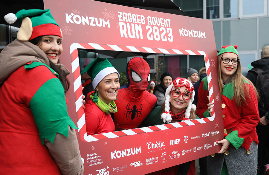 Zagreb Advent Run oborio sve rekorde: više od 4300 kostimiranih trkača preplavilo zagrebačke ulice