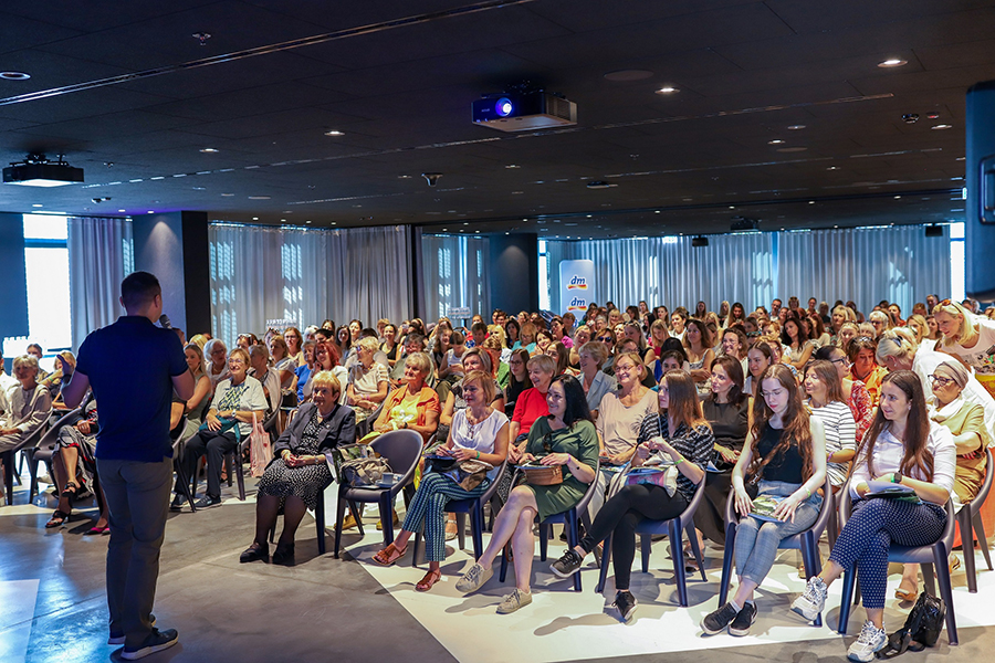 dm zenska konferencija