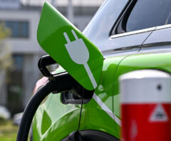Električni automobil