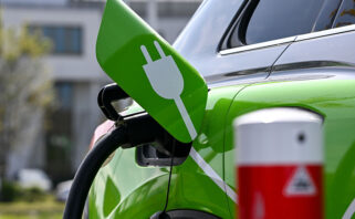 Električni automobil