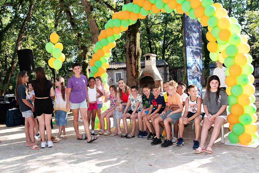Studenac je u sklopu projekta Narančasta ribica odveo sedamdesetoro djece iz jednoroditeljskih obitelji na ljetovanje
