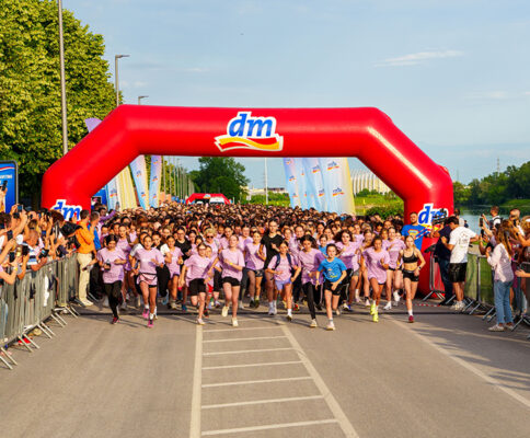 dm ženska utrka okupila više od 9.000 sudionika i osigurala 18.002 eura za Udrugu P.I.N.K. – life