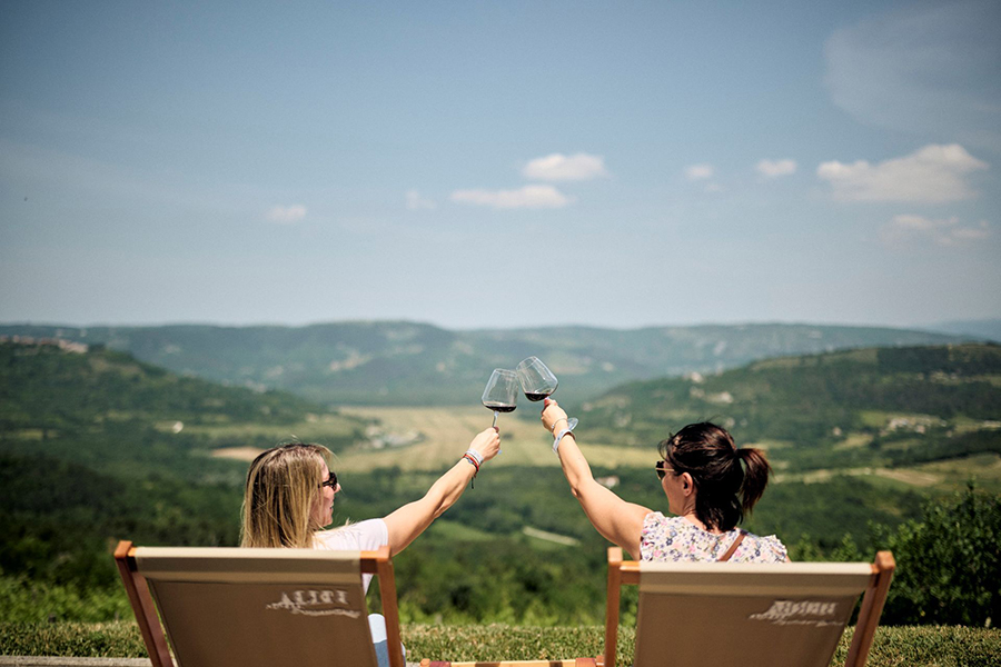 Danom otvorenih podruma završen vinski mjesec u Istri vino