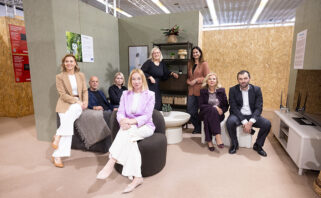 Stan za Sutra - naprijed Renata Suša, lijevo Zvjezdana Sirk Novak, sjede iza Tihana Lešić, lijevo Gordana Daniel i Nikica Cvitkušić, iza Sandra Đolo i Iva Prpić - foto Boris Ščitar